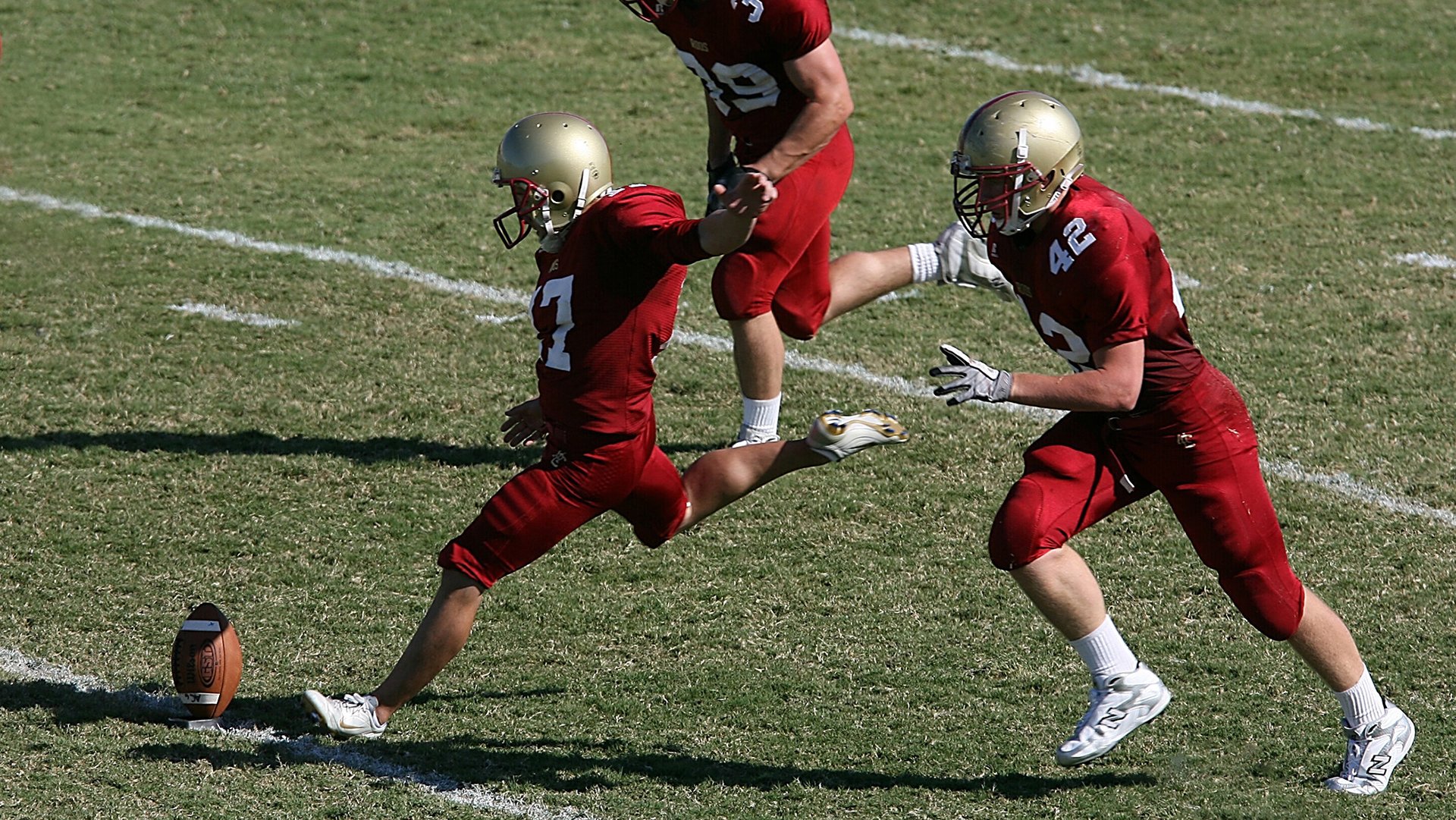 乐鱼APP-赛点之战欧联杯前瞻：郭艾伦伤情更新，热刺冲击不败纪录  第1张