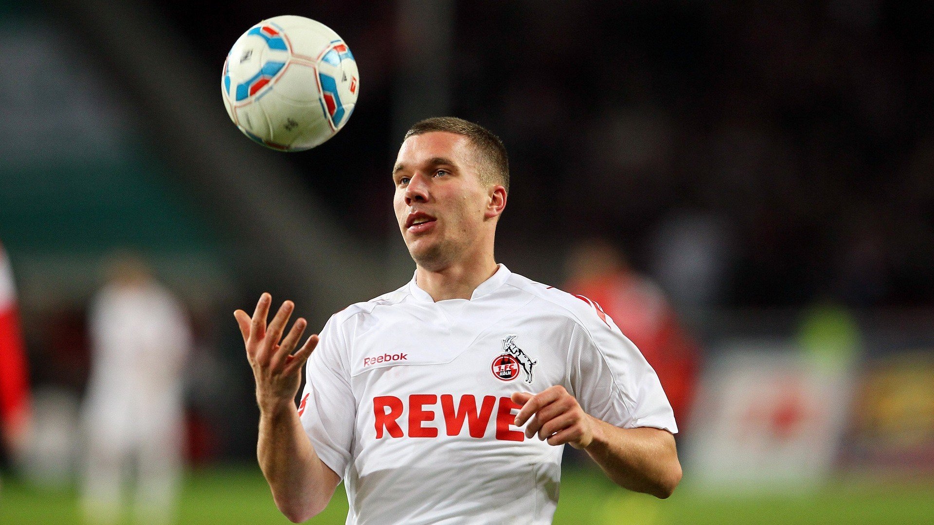 安全平台-密尔沃基雄鹿首回合爆冷北京国安，布伦森砍下7记关键球，全场沸腾  第2张